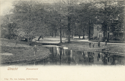 3524 Gezicht in het Park Nieuweroord te Utrecht met rechts het Huis Nieuweroord.